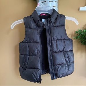 Girls black puffer vest